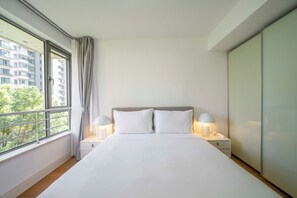 Apartamento superior, 1 habitación, cocina, vistas a la ciudad | Tabla de planchar con plancha y wifi gratis