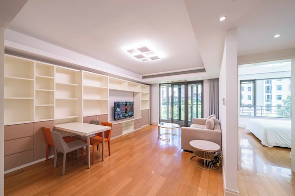 Superior Apartment, 1 Bedroom, Kitchen, City View | Living room