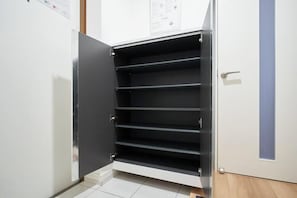 Iron/ironing board - KISETSU Sugamo (Tokyo)