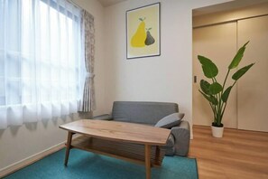 Iron/ironing board - KISETSU Sugamo (Tokyo)