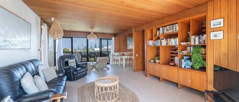 TV, offices