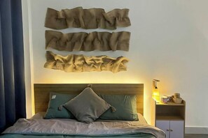 Exterior - Small Private house in Bui Vien Walking Street (Ho Chi Minh City)