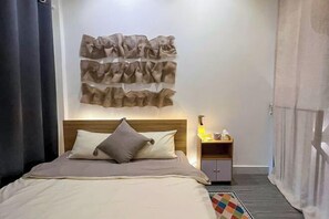 Exterior - Small Private house in Bui Vien Walking Street (Ho Chi Minh City)