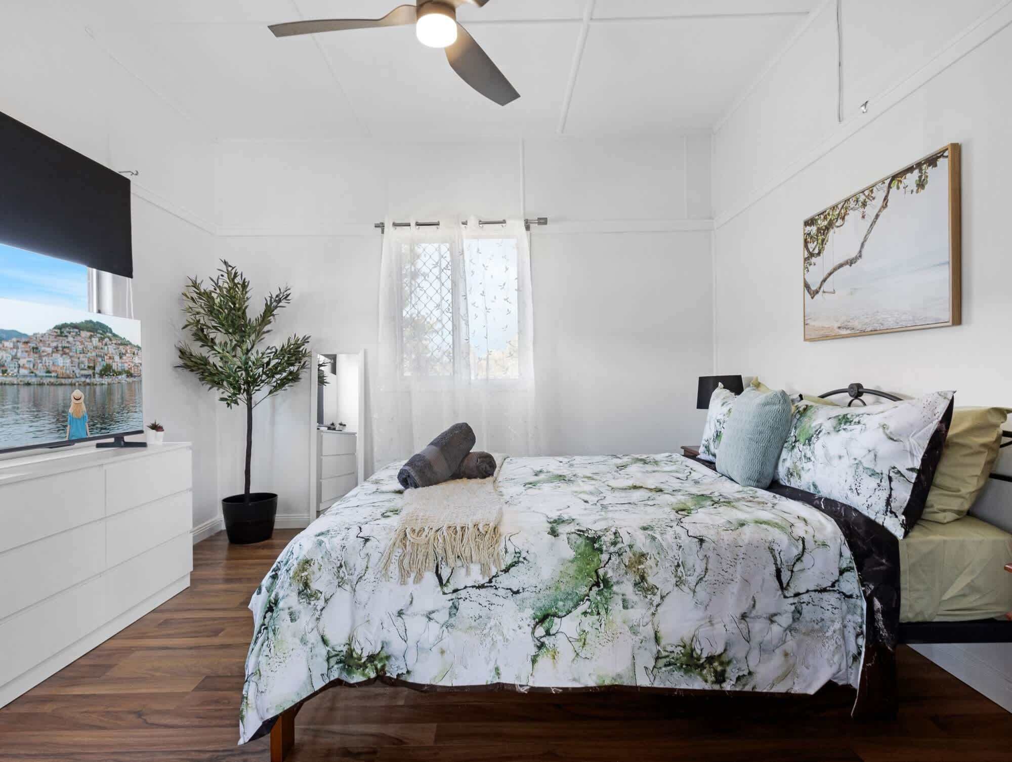 2 habitaciones, tabla de planchar con plancha, wifi y ropa de cama 