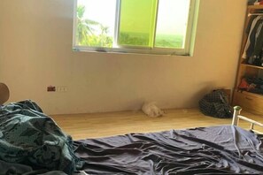 Room - Brown Street Cafe and Vacation House (Batangas City)