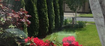 Rose Garden 4-bedroom House/AC in Vancouver