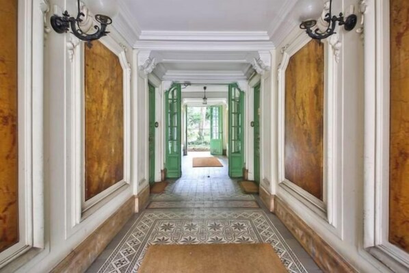 Unclassified image, 1 of 8, button - Charming Studio in the 7th District of Paris (Paris)
