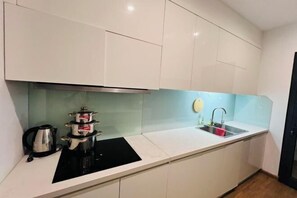 Room - Ember Housing - Vinhomes Skylake Apartment My Dinh Near Keangnam (Hanoi)