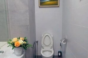 Bathroom - Chic & Cozy Suite @ Galacity (Kuching)