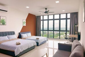 Room - GYDEN STAYCATION #Green Haven near Senibong&Regency (Plentong)