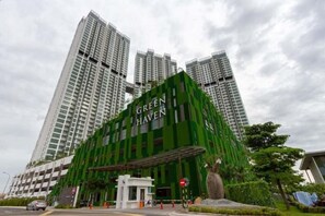 Unclassified image, 3 of 27, button - GYDEN STAYCATION #Green Haven near Senibong&Regency (Plentong)