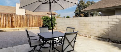 Outdoor dining