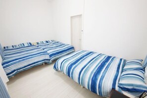 Unclassified image, 3 of 25, button - Nishi-Shinjuku-Villa (Tokyo)