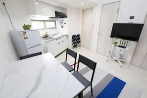 Unclassified image, 4 of 25, button - Nishi-Shinjuku-Villa (Tokyo)