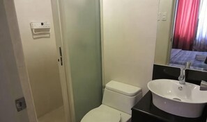 Bathroom - Sarasota Genlex Condominium (Pasay)