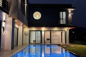 Outdoor pool - Chacha Tyme Pool Villa Khaoyai (Pak Chong)