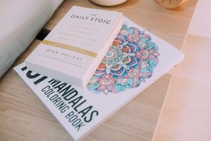 Bathroom amenities - Minimalist Loft 7: Namba Compact Studio & 24/7 Gym (Osaka)