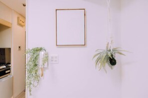 Room - Minimalist Loft 7: Namba Compact Studio & 24/7 Gym (Osaka)