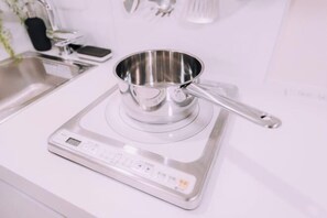 Room - Minimalist Loft 7: Namba Compact Studio & 24/7 Gym (Osaka)