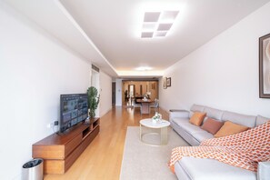 Superior Apartment, 2 Bedrooms, Kitchen, City View | Living room