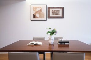 Superior Apartment, 2 Bedrooms, Kitchen, City View | Living room