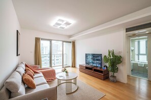 Superior Apartment, 2 Bedrooms, Kitchen, City View | Living room