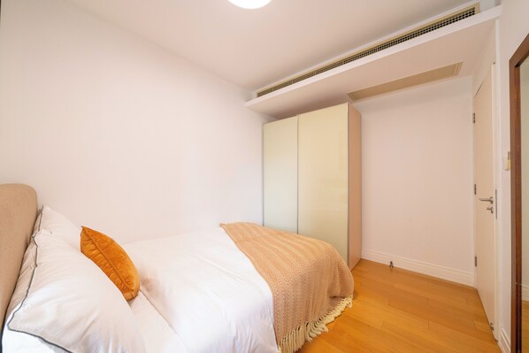 Superior Apartment, 2 Bedrooms, Kitchen, City View