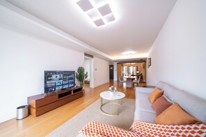 Superior Apartment, 2 Bedrooms, Kitchen, City View | Living room