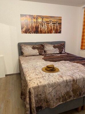 1 bedroom, WiFi, bed sheets