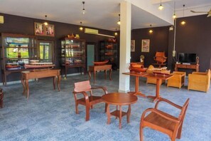 Interior - The Bank River House (Phak Hai)