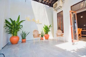 Unclassified image, 3 of 21, button - The Bank River House (Phak Hai)