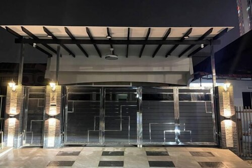 Cozy Room 2pax 1min walk to KSL  Bathroom