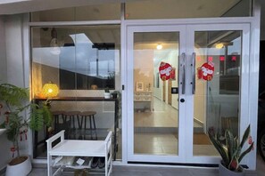 Unclassified image, 3 of 7, button - Cozy Room 2pax 1min walk to KSL  Bathroom (Johor Bahru)