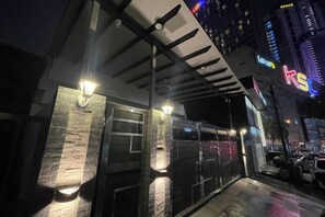 Unclassified image, 5 of 7, button - Cozy Room 2pax 1min walk to KSL  Bathroom (Johor Bahru)