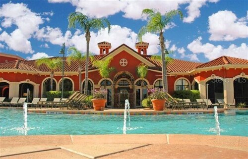 Lovely 2 BR Waterfront Condo Balcony Grand Venezia