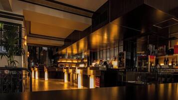 Bar (trong khuôn viên)