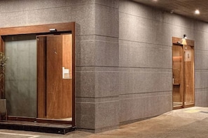 Self-parking (surcharge)