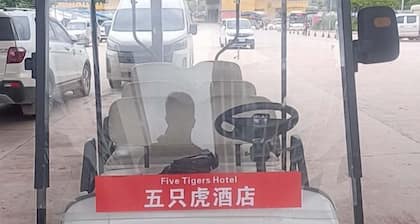 Five Tigers Hotel