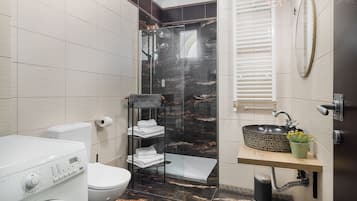 Appartement Deluxe, balcon, vue ville | Salle de bain