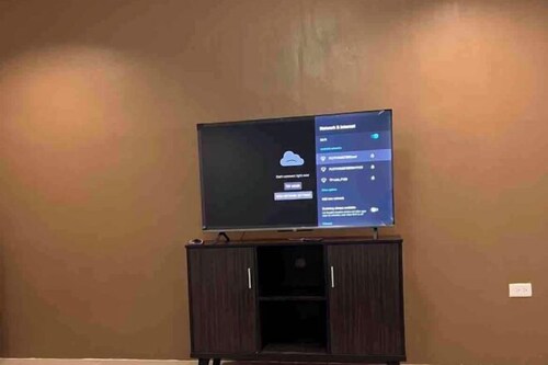 Cozy Studio Type unit w/ TV, Wifi, hotshower & ref