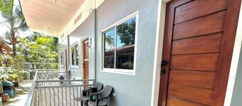 Cozy Studio Type unit w/ TV, Wifi, hotshower & ref