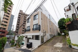 Unclassified image, 4 of 11, button - The Sanctus Ebisu (Tokyo)