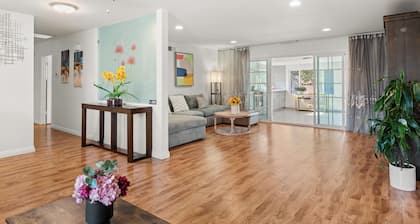 Near Los Angeles/Universal Studios/5BR/2BA/7BDS/Quiet/Comfortable/Clean