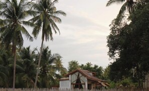 Exterior - Baan Proud Proud (Khanom)