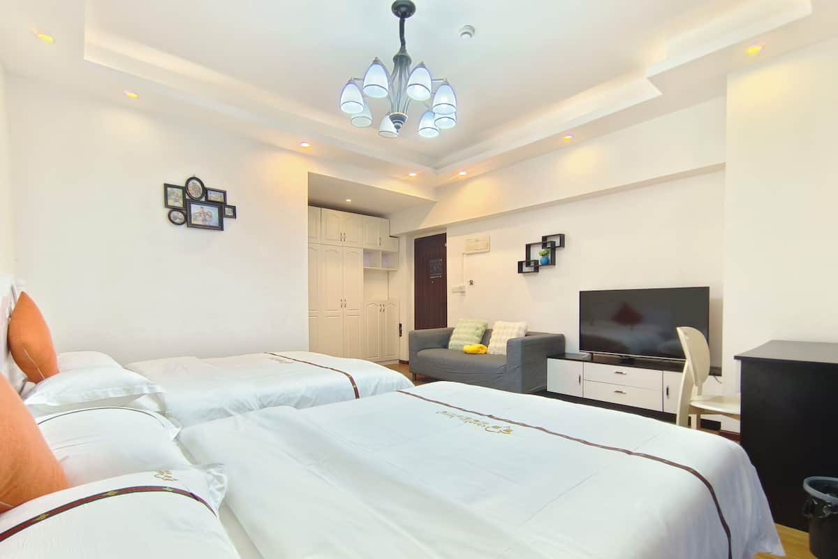 Basic Condo | Free WiFi, bed sheets