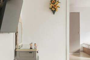Room - Seoul Full House/Hongdae Entrance Sta.Exit 7. Party room. Big House. Two Rooms. (Seoul)