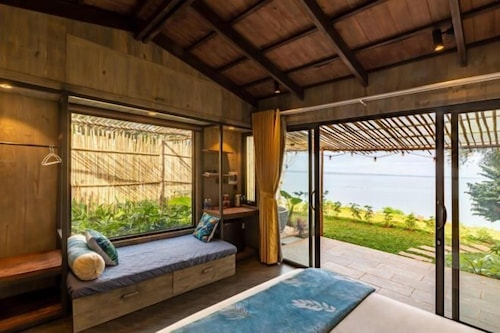 NOMIA GARDEN RETREATS
