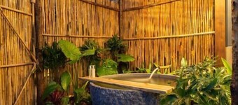 NOMIA GARDEN RETREATS