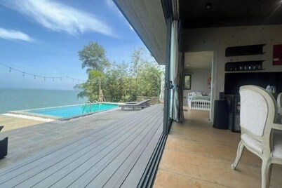 NOMIA GARDEN RETREATS