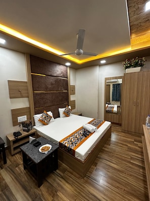 Luxury Room, City View | Free WiFi, bed sheets